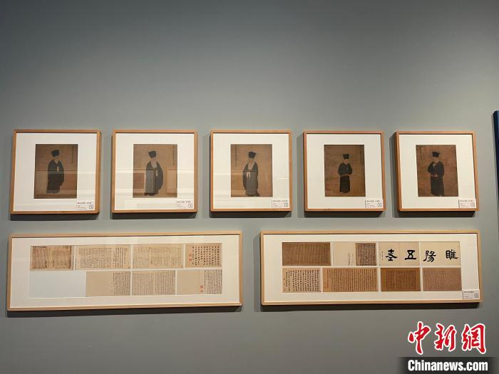 展覽現場，原本分藏于不同地方的畫作以繪畫調色樣稿的方式“重聚”?！⊥τ陻z